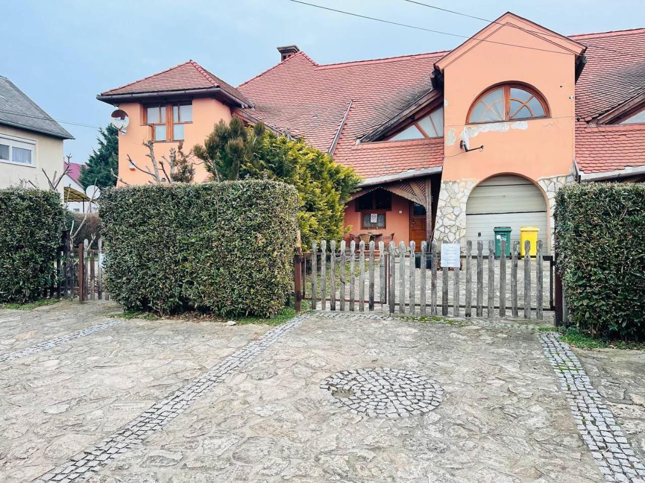 Greenpark Garden Villa Family Apartments Near Tokaj Szerencs Exterior photo